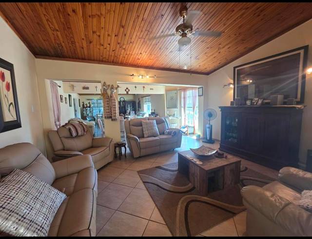 4 BEDROOM HOUSE FOR SALE IN PARKRAND